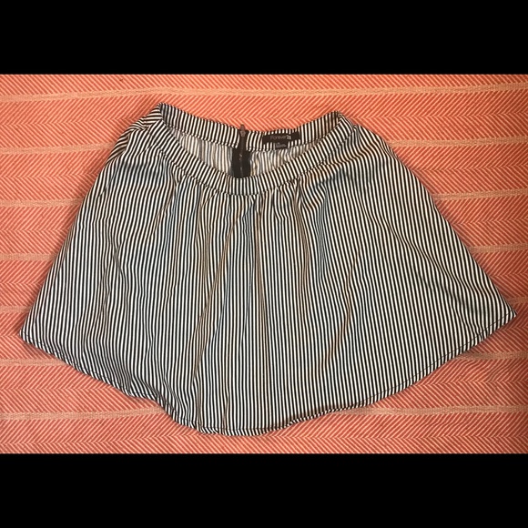 Black and White Striped Circle Skirt 🖤 - Picture 2 of 4